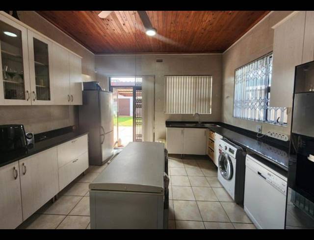 3 BEDROOM HOUSE FOR SALE IN FLORENTIA